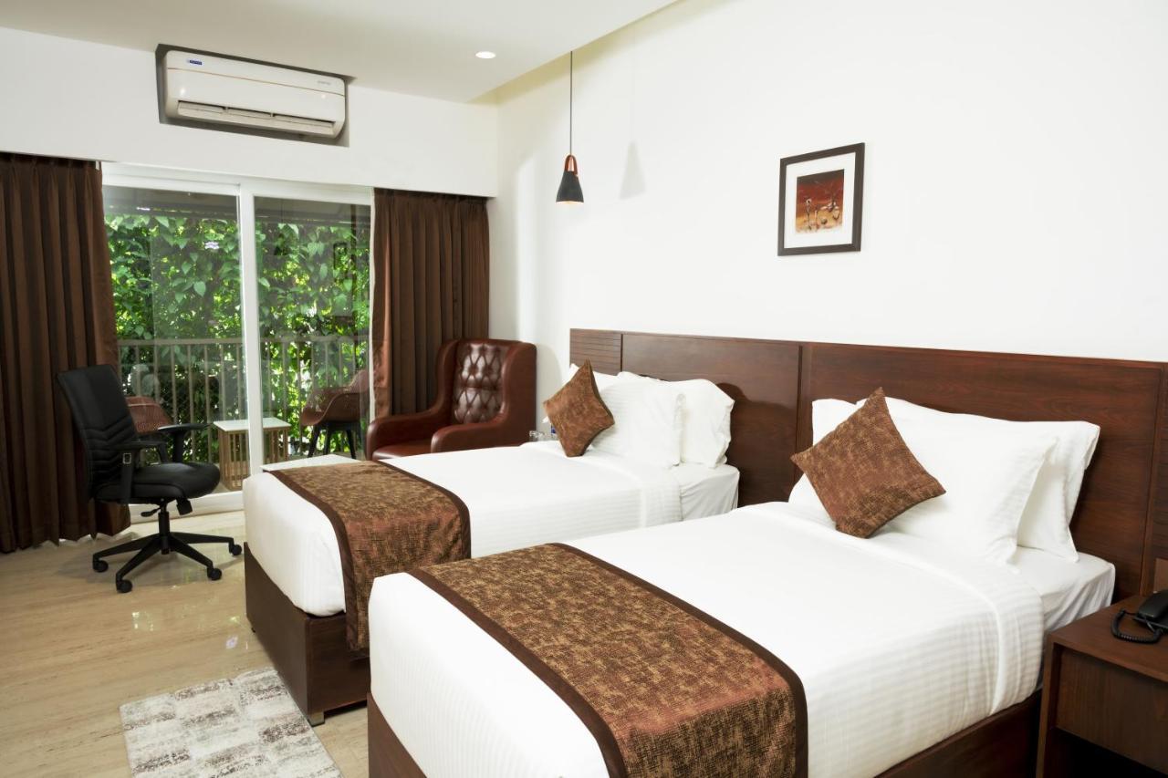The Runway Hotel Kochi Esterno foto
