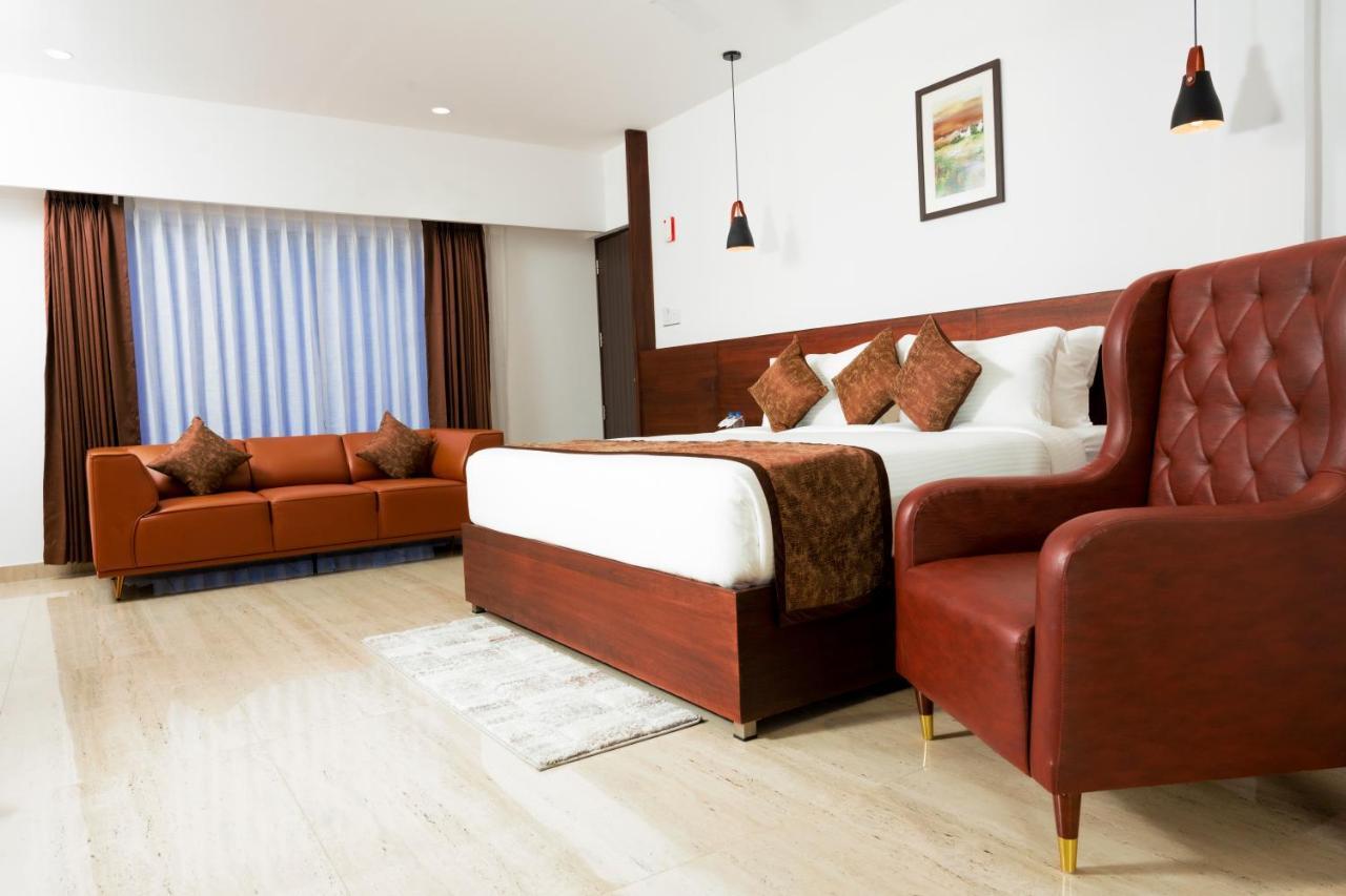 The Runway Hotel Kochi Esterno foto
